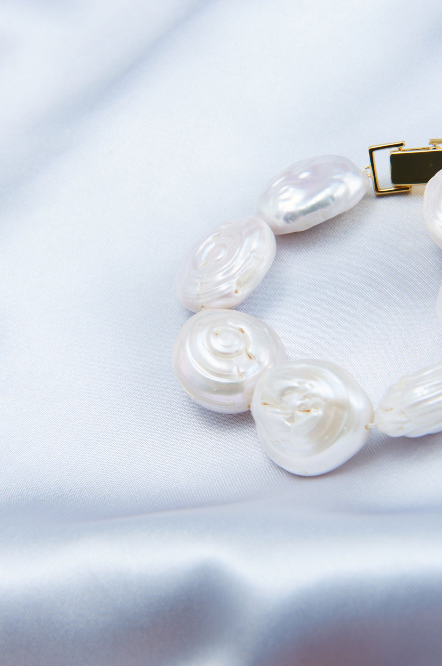 Roman Elegance Baroque Pearl Bracelet